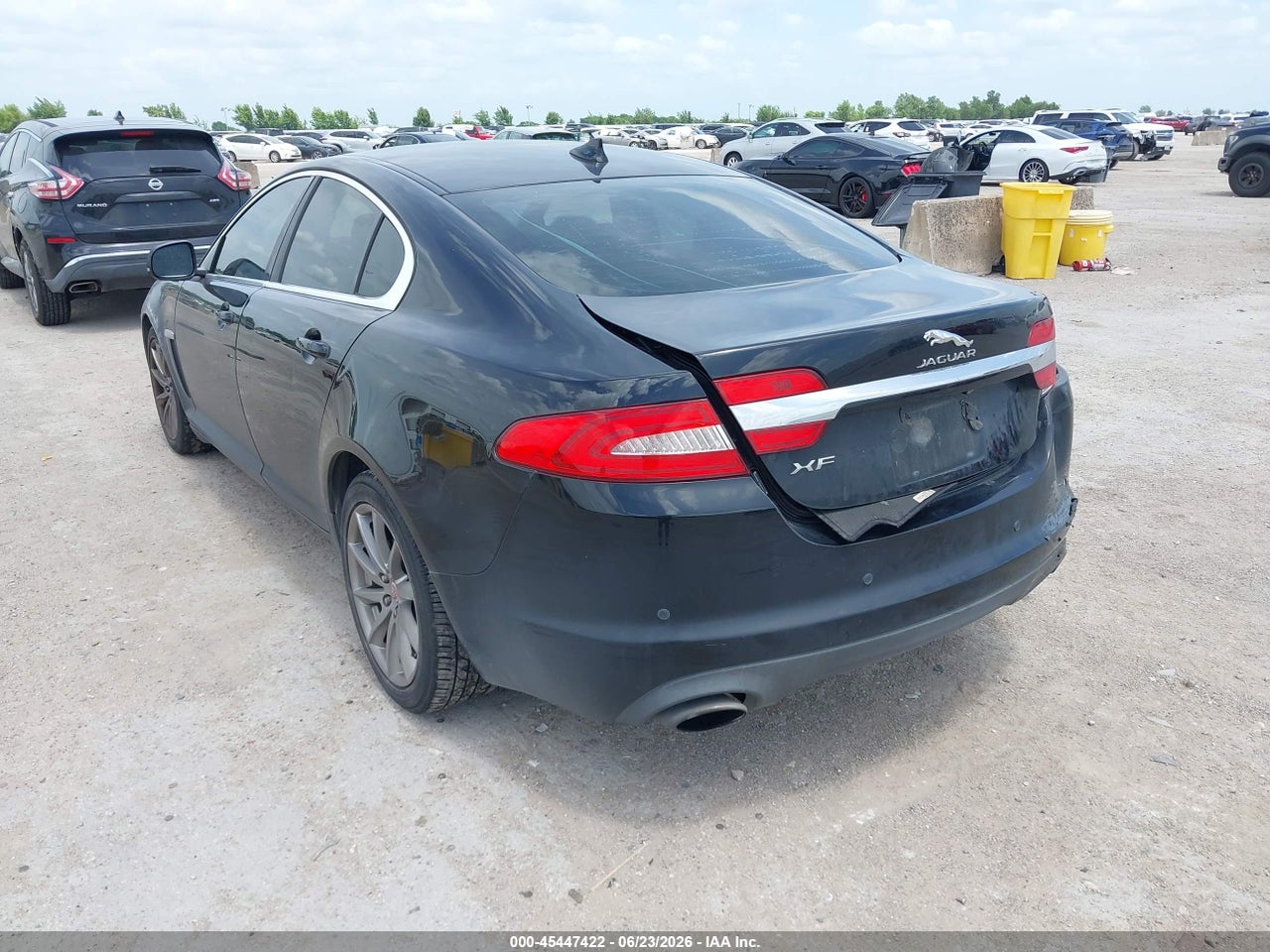 2015 JAGUAR XF 2.0T PREMIUM · 3/11