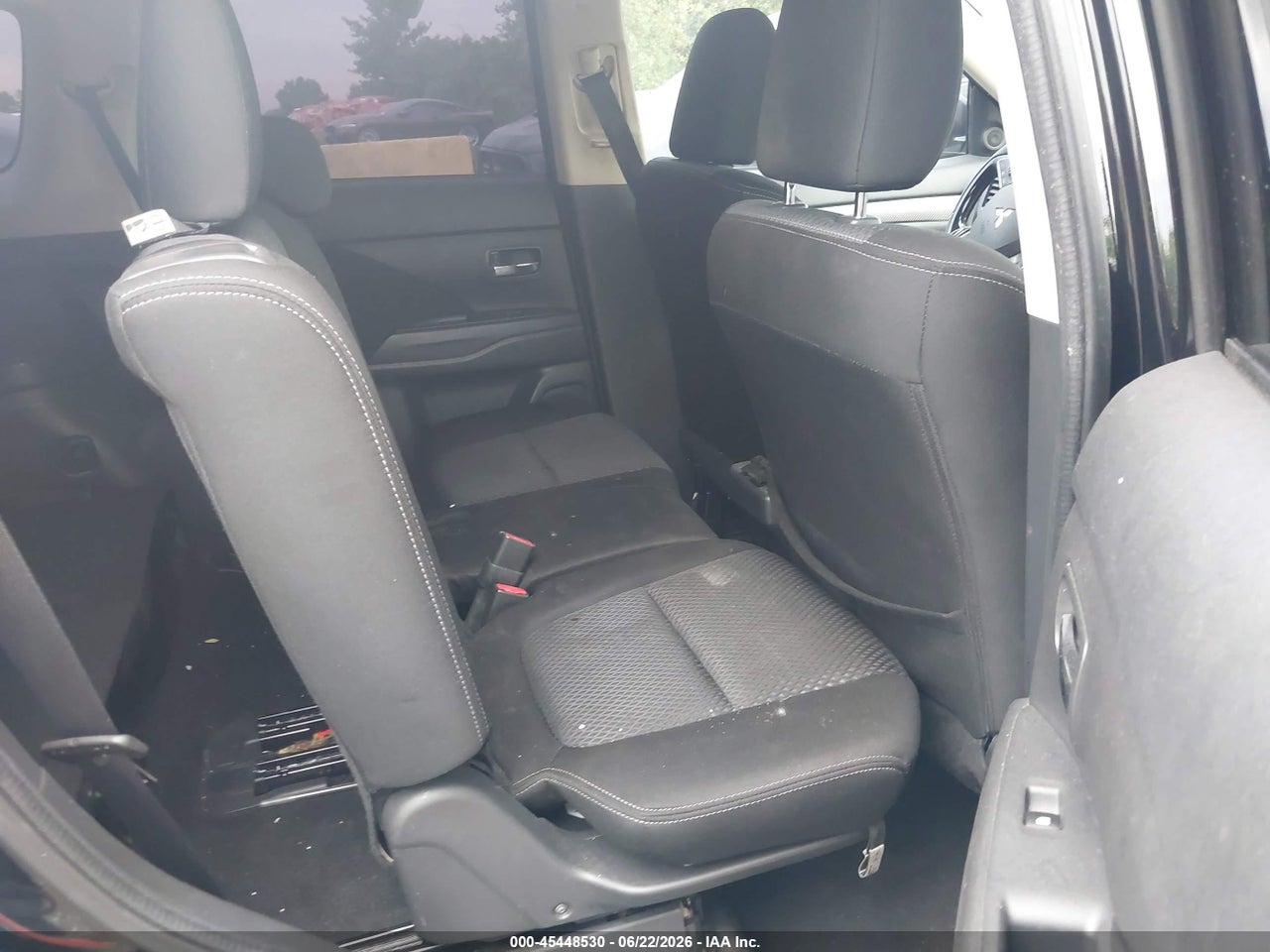 JA4AD2A38GZ****** · 2016 MITSUBISHI OUTLANDER ES · 8/11