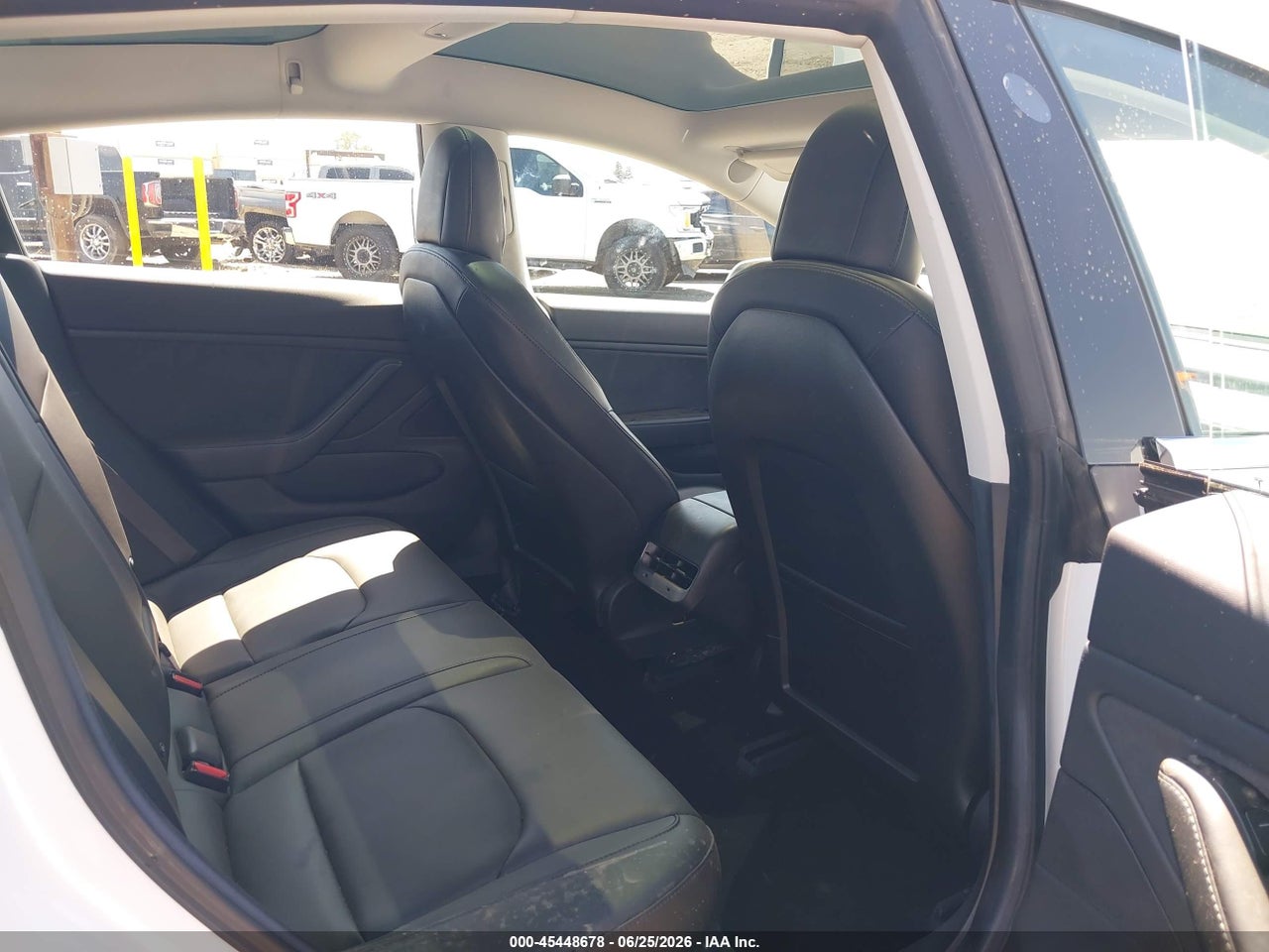 5YJ3E1EA1JF****** · 2018 TESLA MODEL 3 LONG RANGE/MID RANGE · 8/10