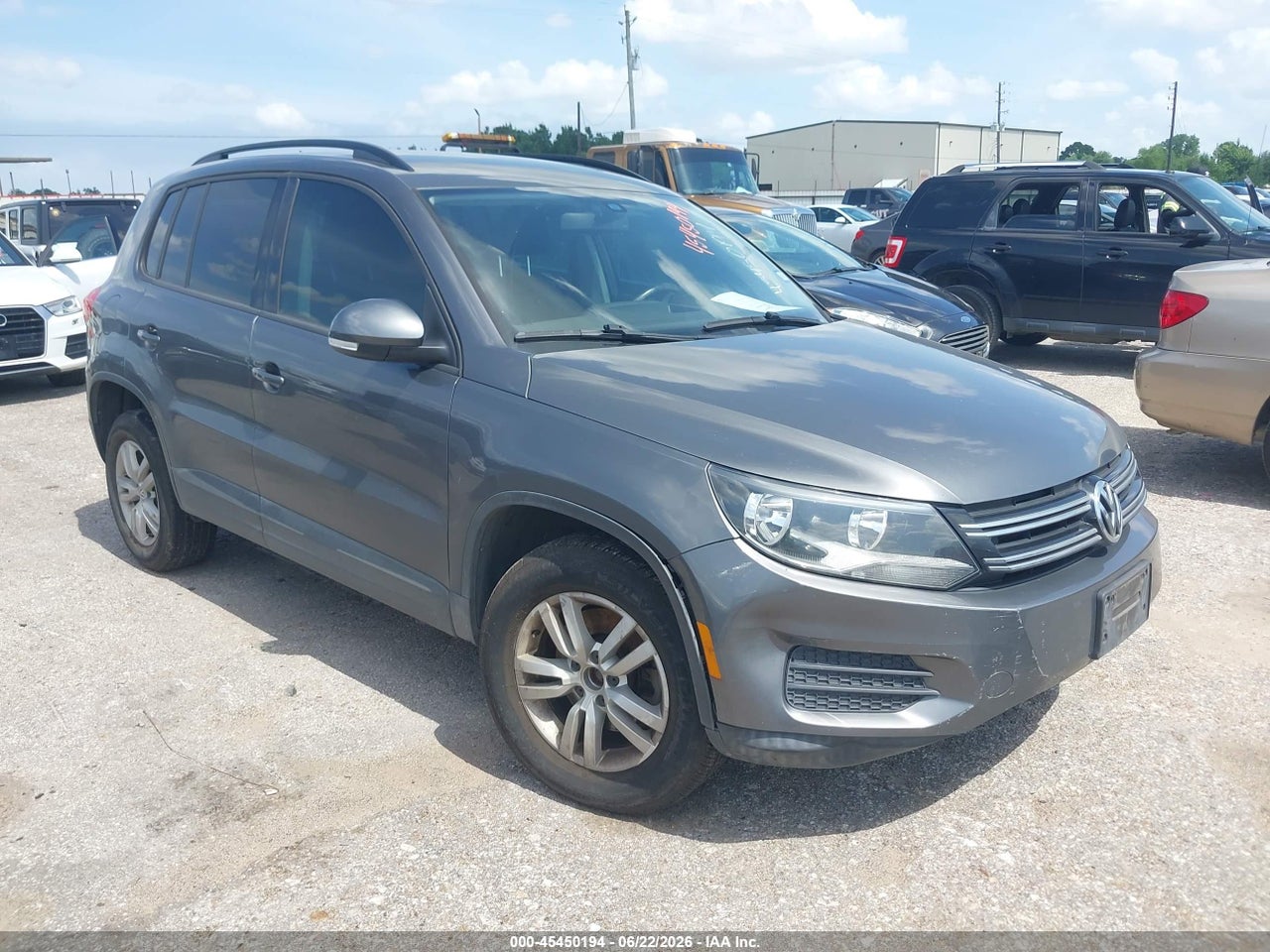 WVGAV7AX5GW****** · 2016 VOLKSWAGEN TIGUAN S