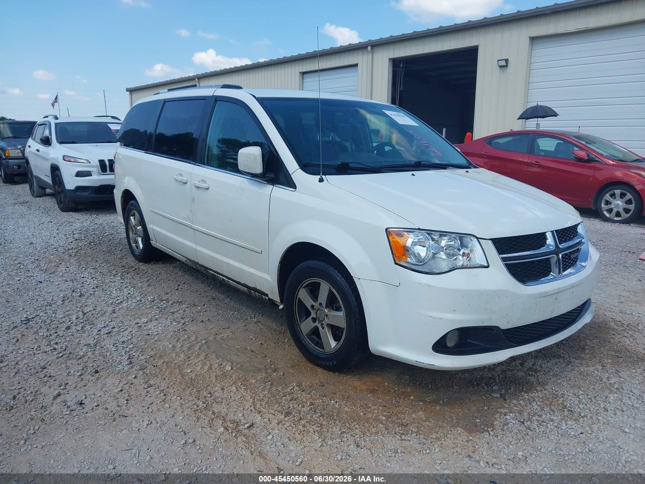 2D4RN5DG4BR****** · 2011 DODGE GRAND CARAVAN CREW