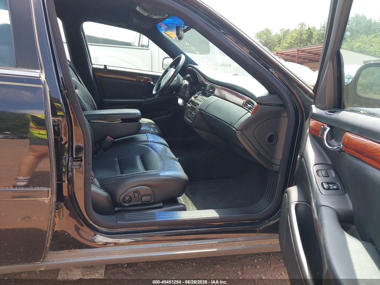 2000 CADILLAC DEVILLE STANDARD · 5/11