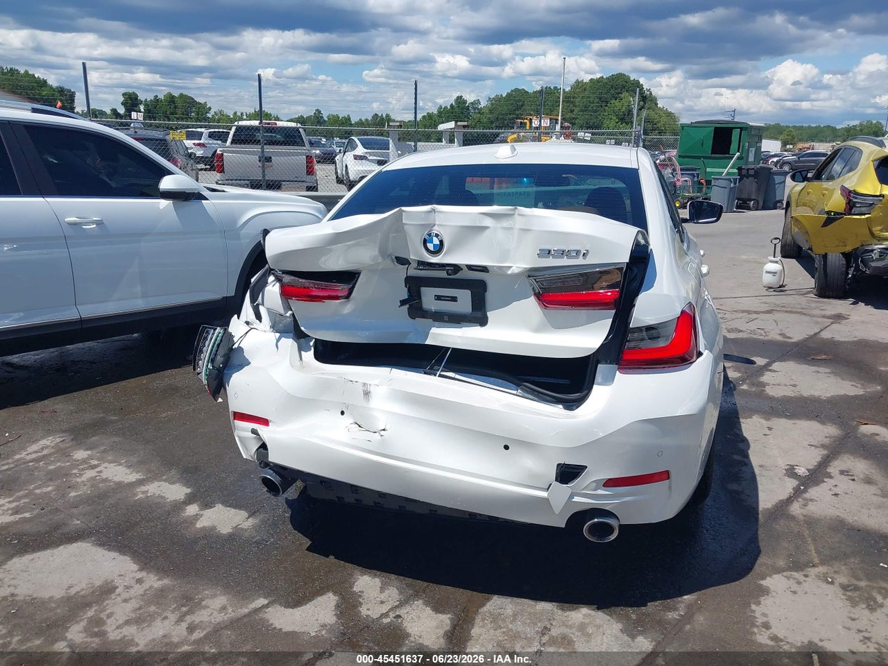 2024 BMW 330I   · 6/11