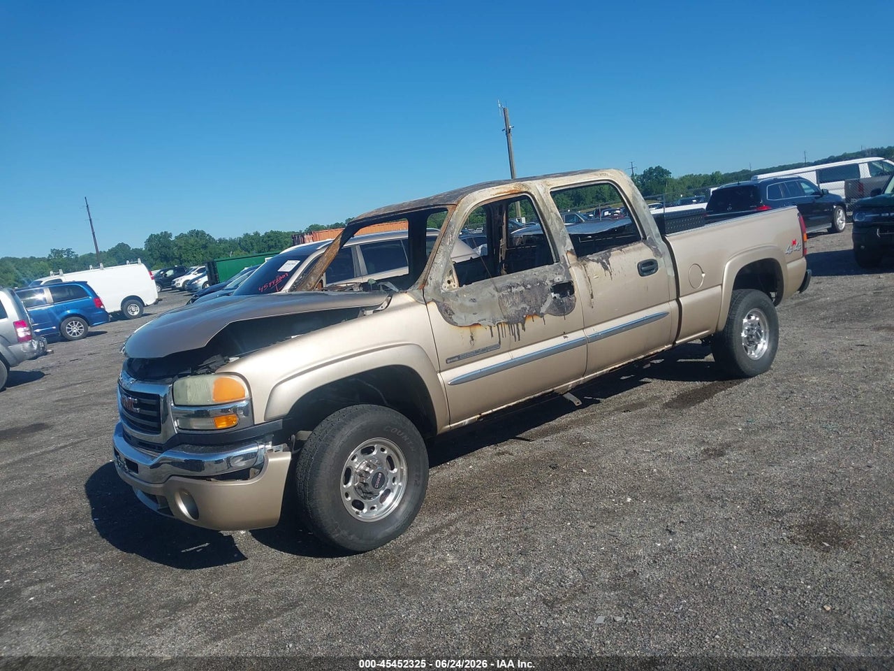 2004 GMC SIERRA 2500HD SLT · 2/10