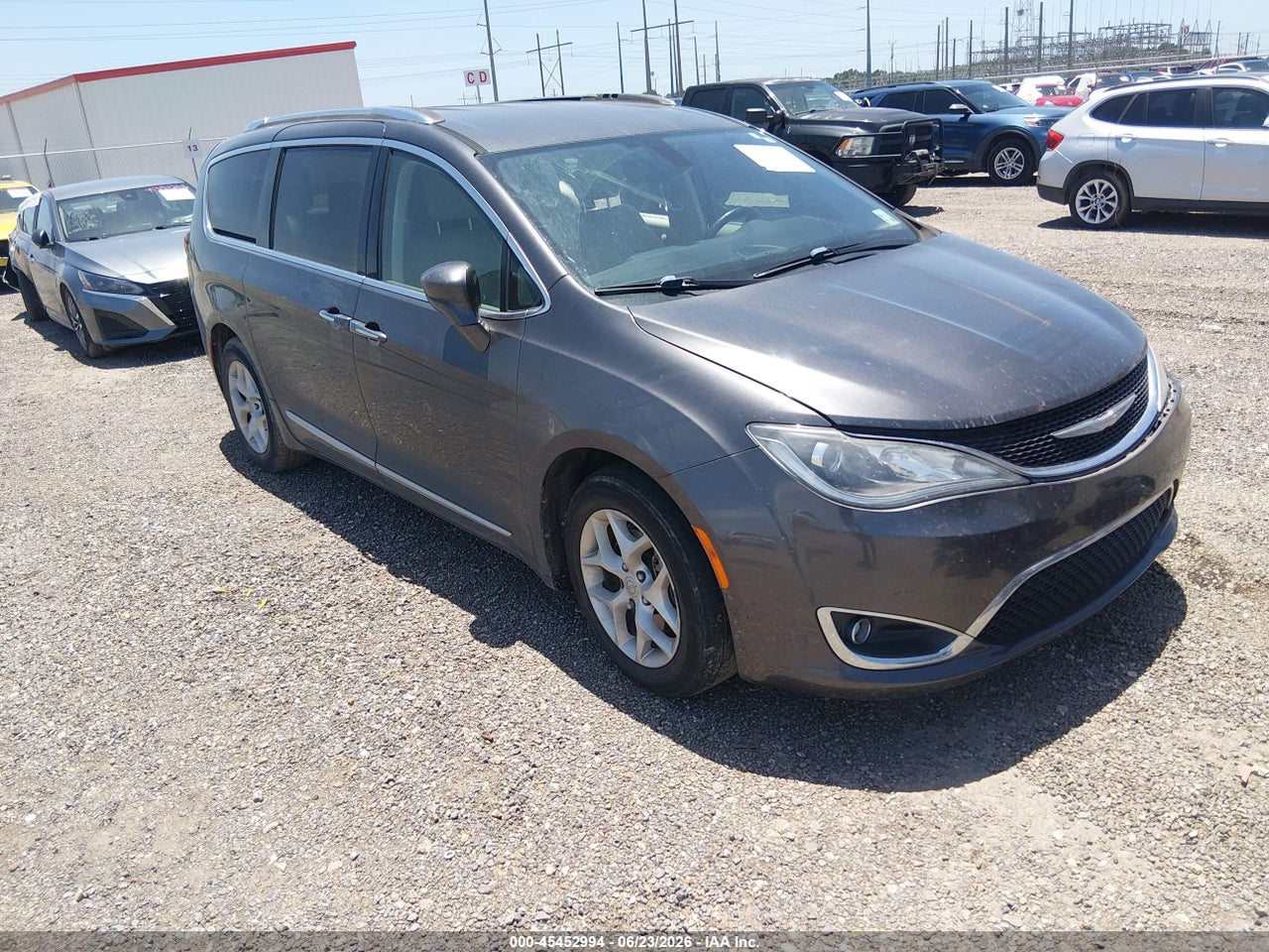 2C4RC1BG2JR****** · 2018 CHRYSLER PACIFICA TOURING L