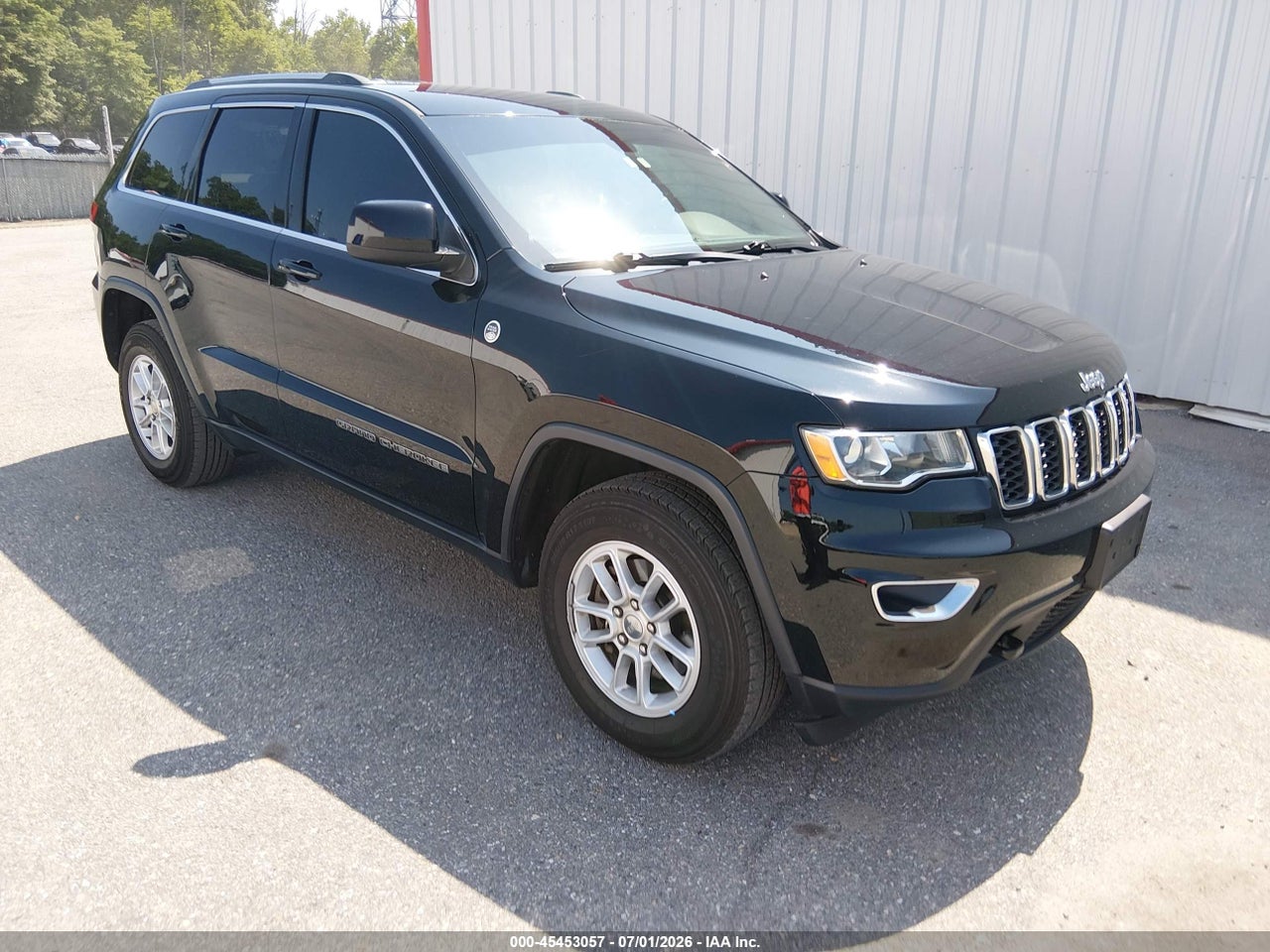 1C4RJFAG8KC****** · 2019 JEEP GRAND CHEROKEE LAREDO E 4X4