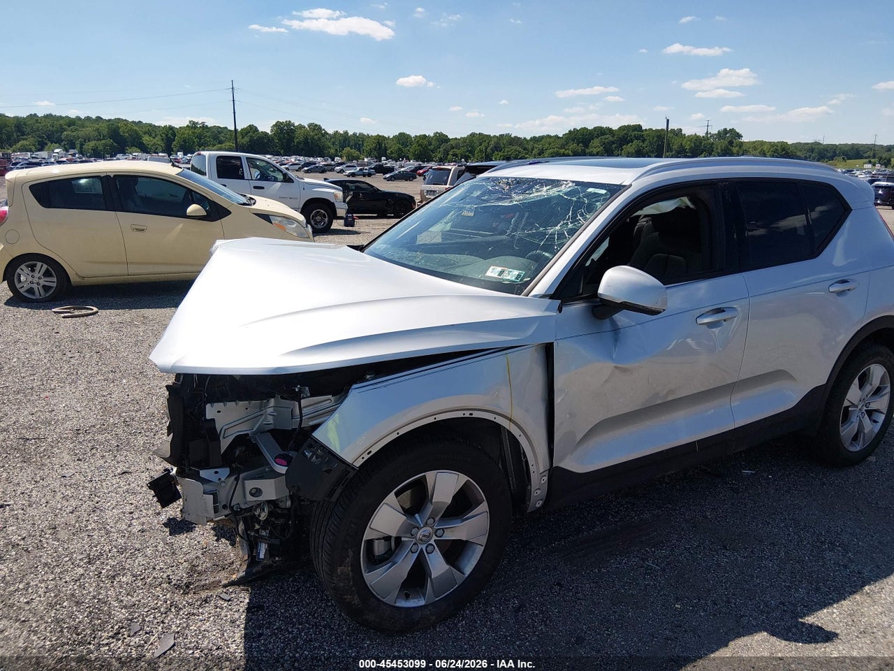 2019 VOLVO XC40 T5 MOMENTUM · 6/10