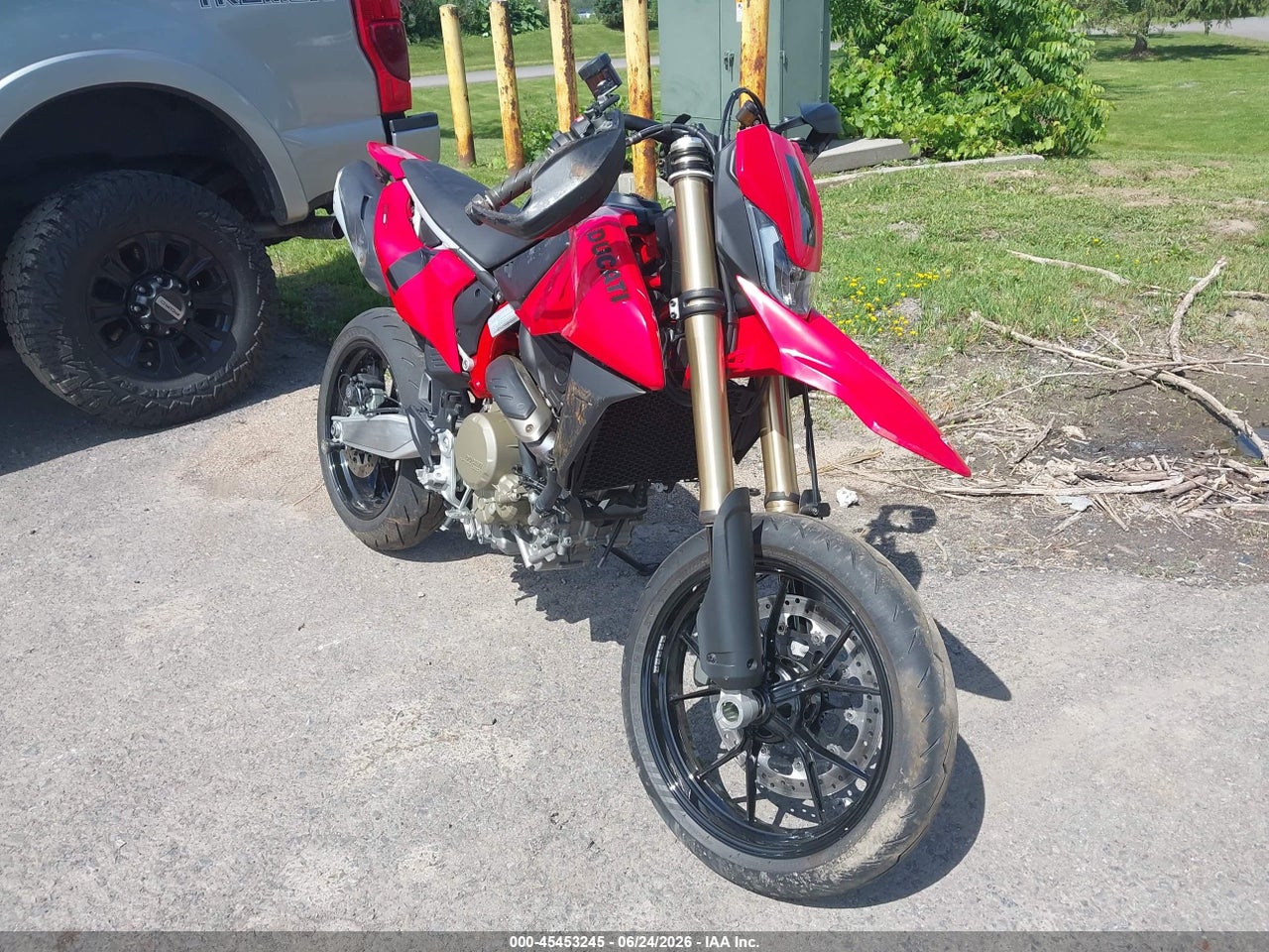ZDMBAS2N8RB****** · 2024 DUCATI HYPERMOTARD