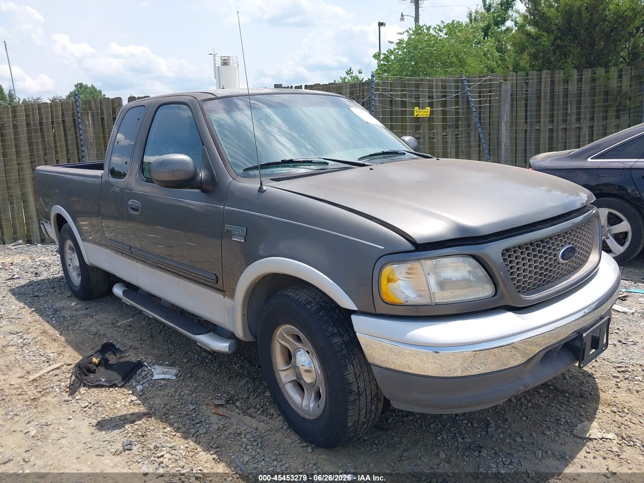 1FTRX17W72N****** · 2002 FORD F-150 LARIAT/XL/XLT