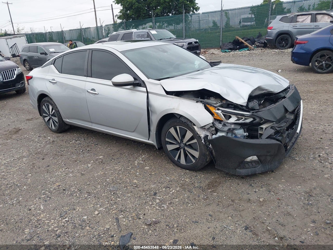 1N4BL4DW8MN****** · 2021 NISSAN ALTIMA SV INTELLIGENT AWD