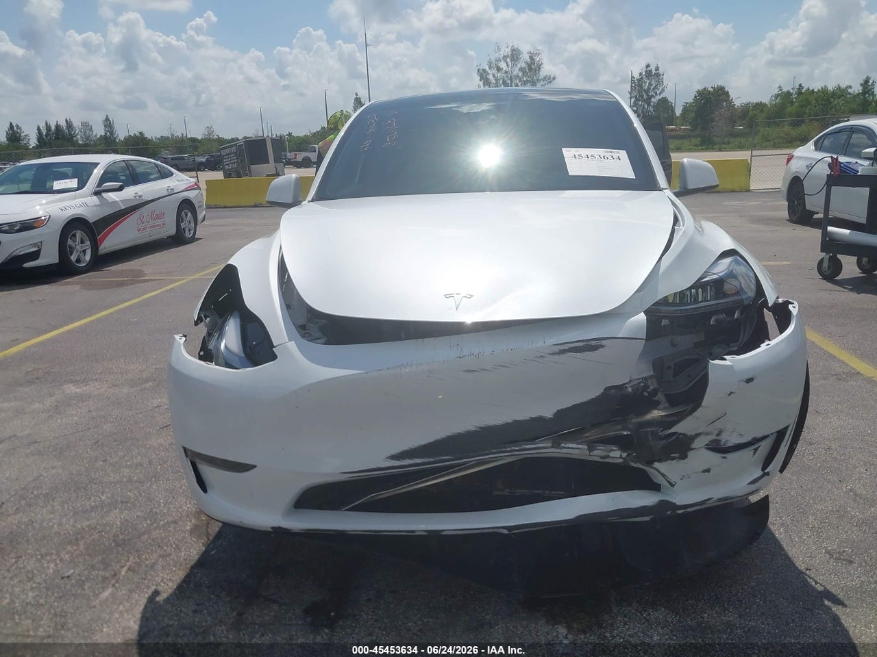2025 TESLA MODEL Y LONG RANGE DUAL MOTOR REAR-WHEEL DRIVE · 6/10