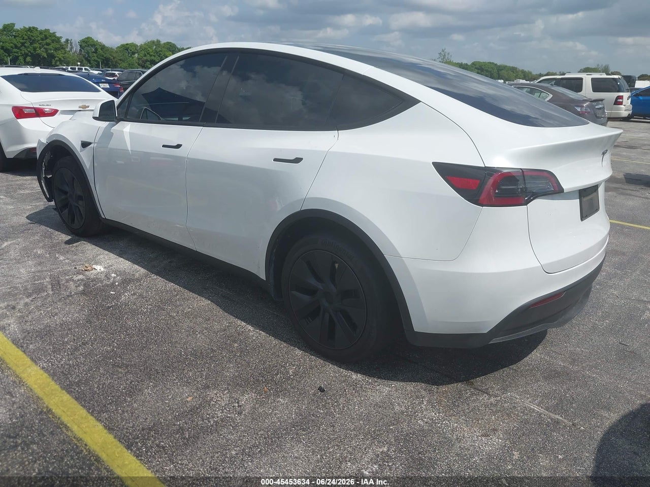 2025 TESLA MODEL Y LONG RANGE DUAL MOTOR REAR-WHEEL DRIVE · 3/10