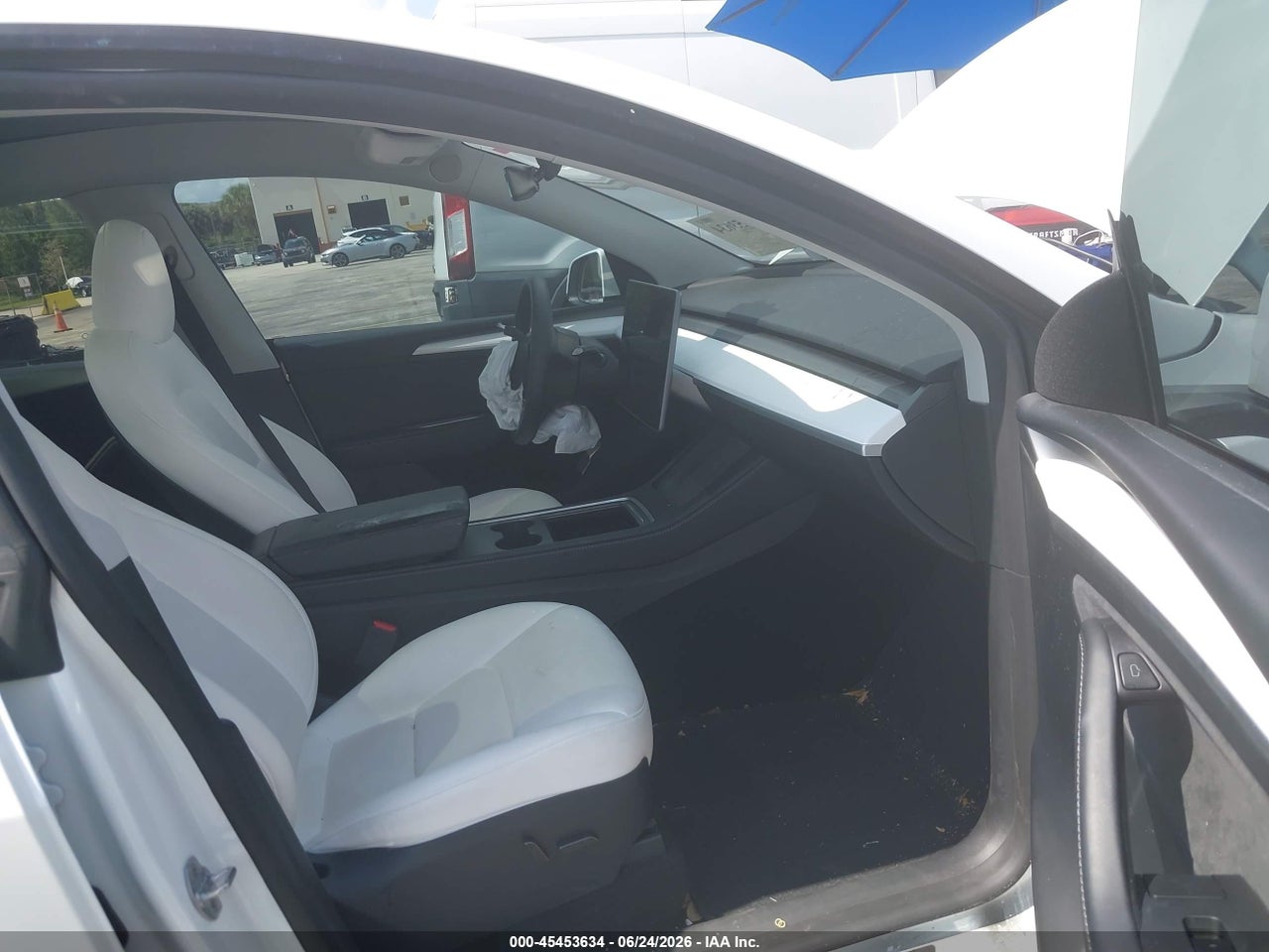 2025 TESLA MODEL Y LONG RANGE DUAL MOTOR REAR-WHEEL DRIVE · 5/10