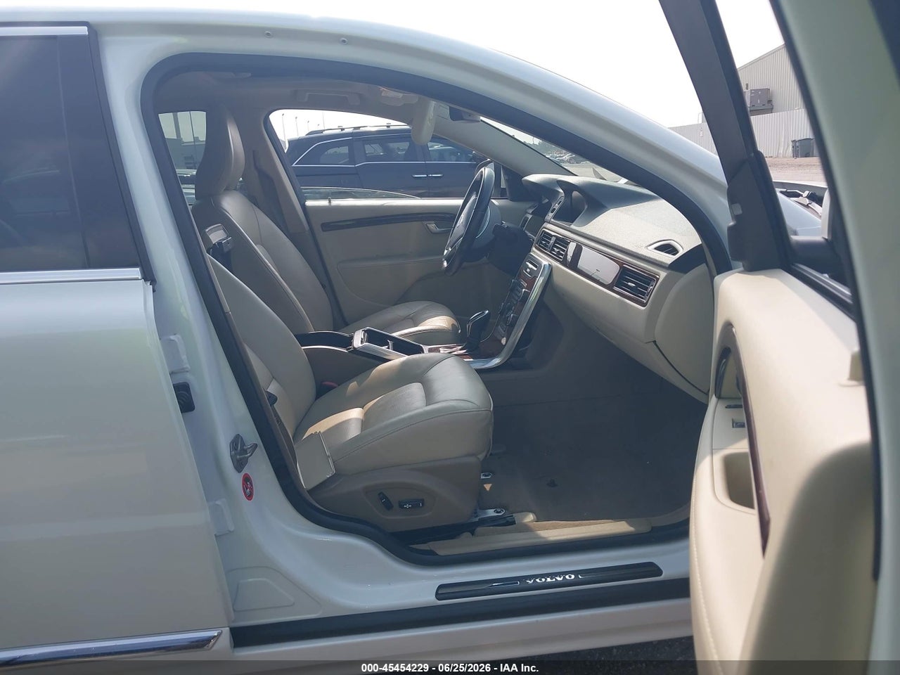 2015 VOLVO S80 T5 PLATINUM · 5/11