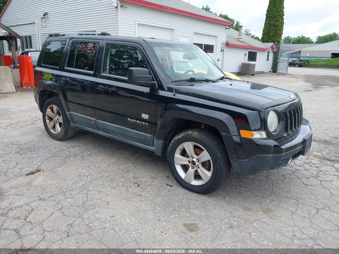 1J4NF4GB9BD****** · 2011 JEEP PATRIOT LATITUDE X