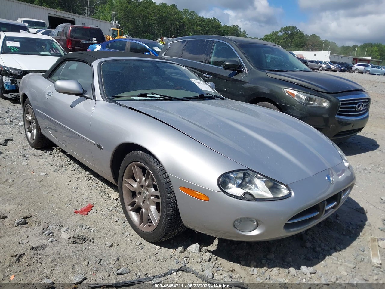 SAJDA42C92N****** · 2002 JAGUAR XK8
