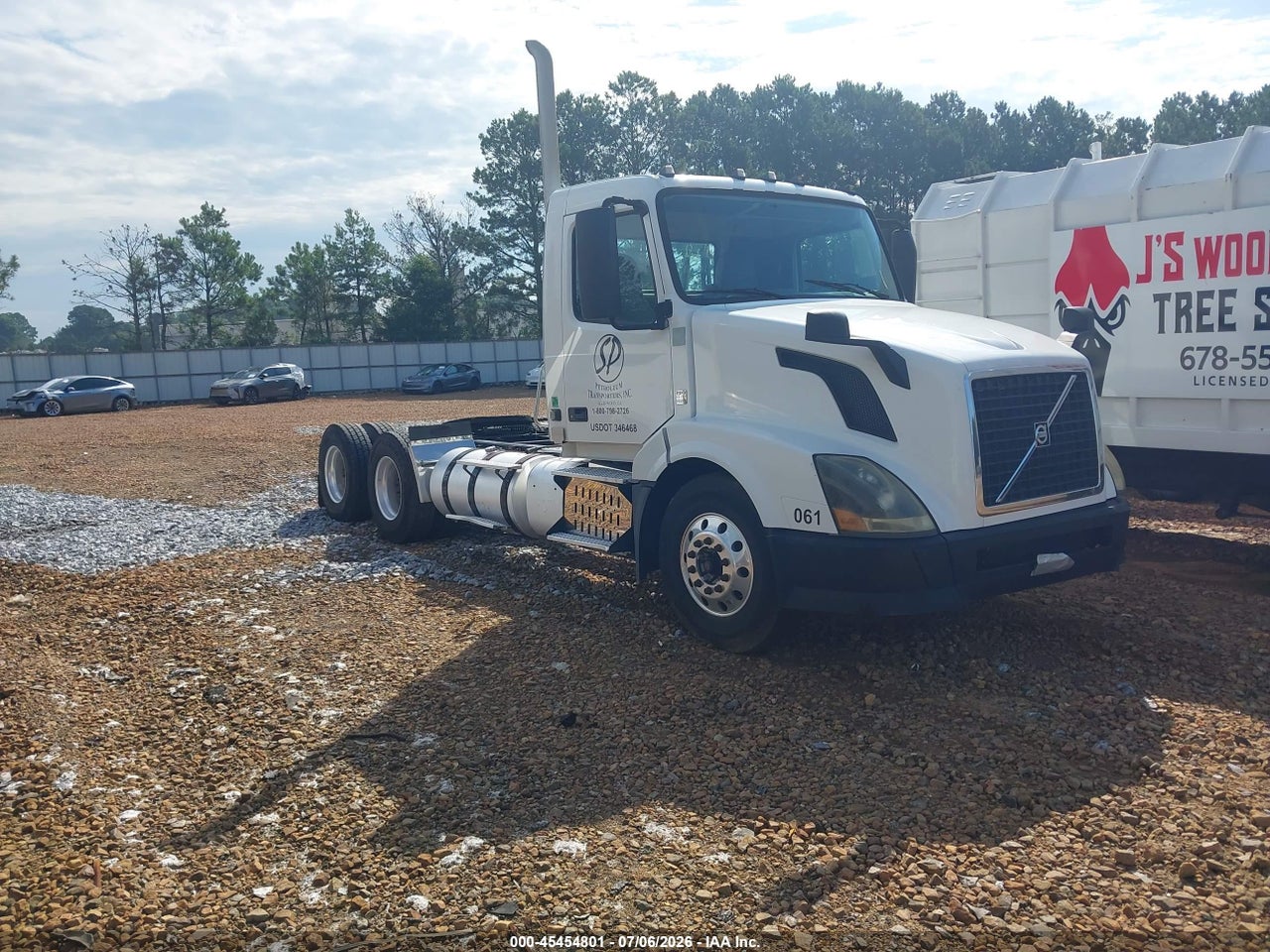4V4NC9EJ3FN****** · 2015 VOLVO VN VNL