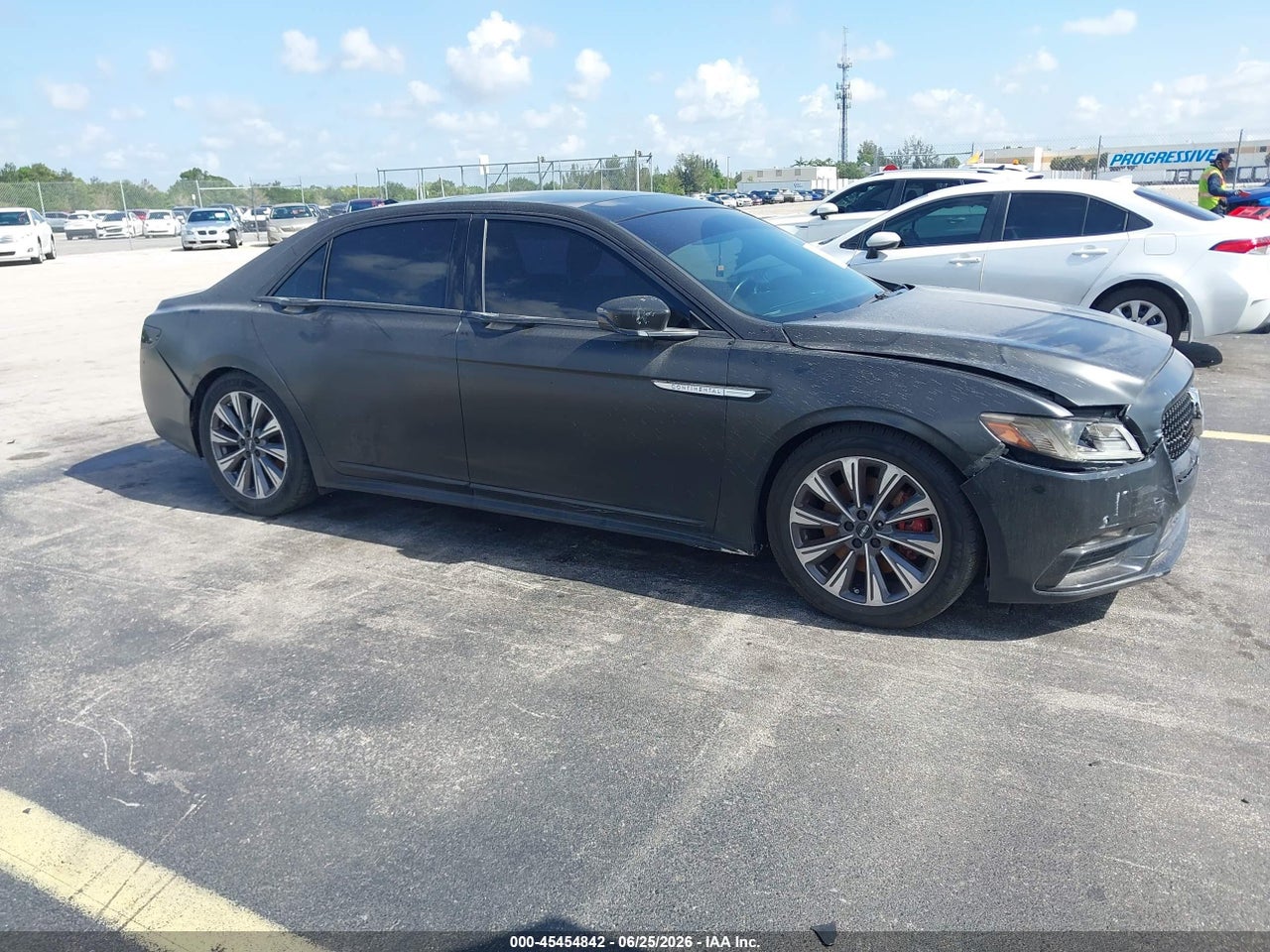 1LN6L9SK2J5****** · 2018 LINCOLN CONTINENTAL SELECT