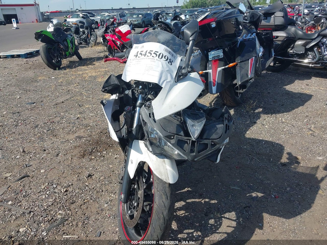 2017 YAMAHA YZFR3 A · 5/11