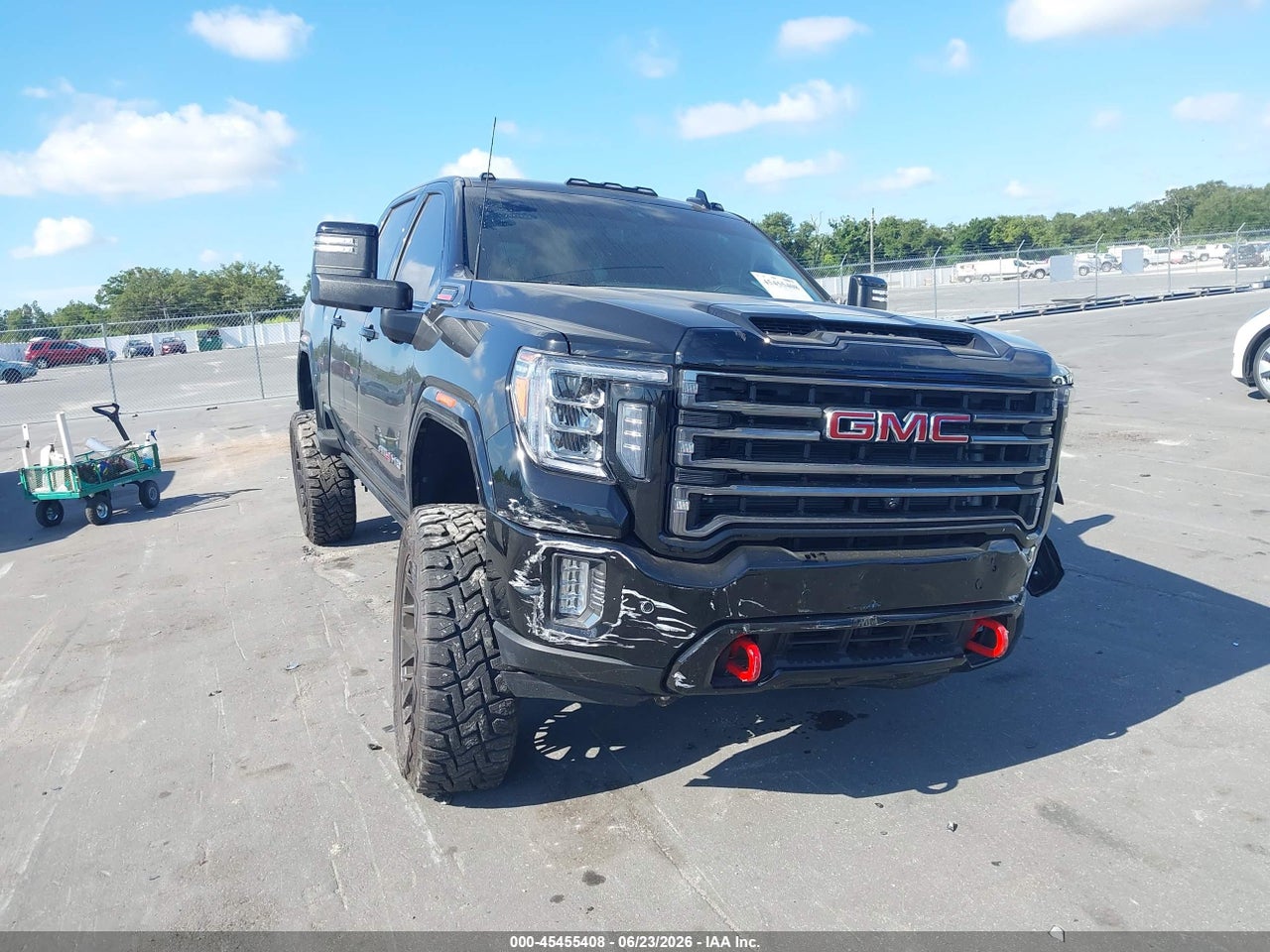 1GT49PEY6PF****** · 2023 GMC SIERRA 2500HD 4WD  STANDARD BED AT4
