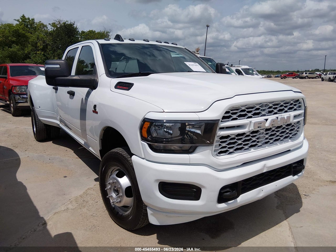 3C63RRGL0PG****** · 2023 RAM 3500 TRADESMAN  4X4 8' BOX