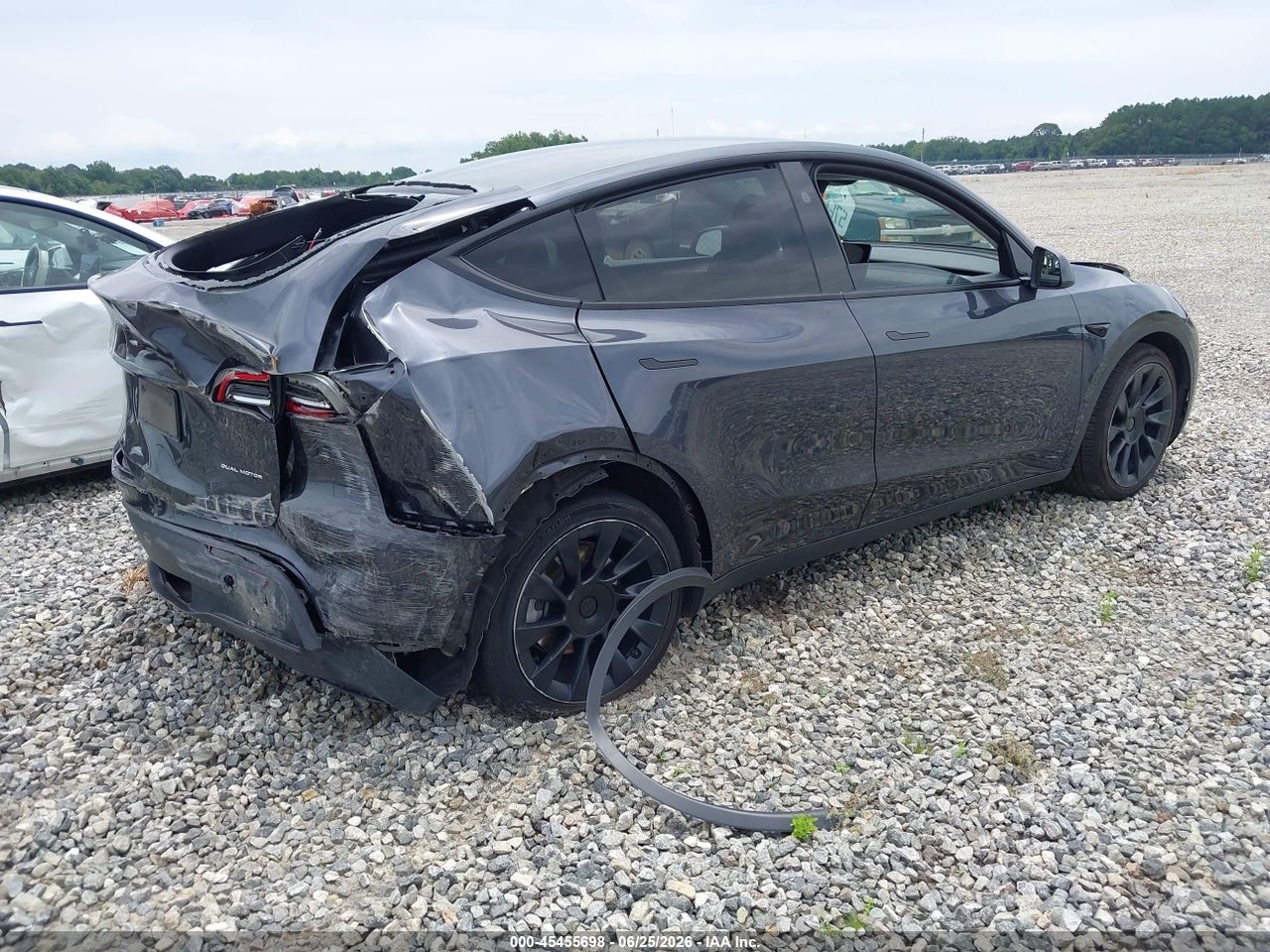 2024 TESLA MODEL Y LONG RANGE DUAL MOTOR ALL-WHEEL DRIVE · 4/10