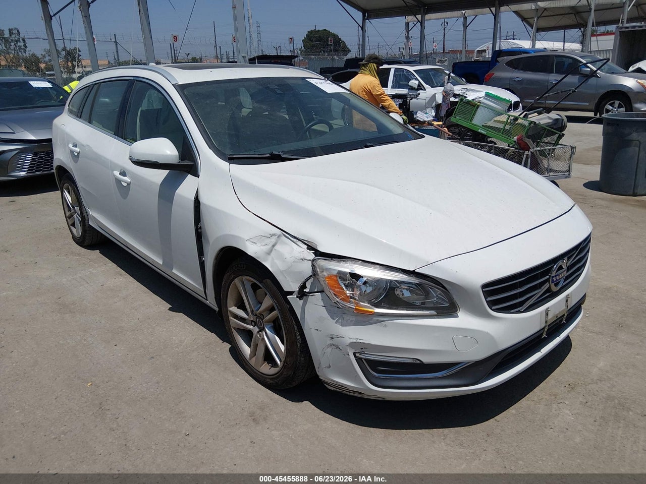 YV126MEB3F1****** · 2015 VOLVO V60 T5 PREMIER