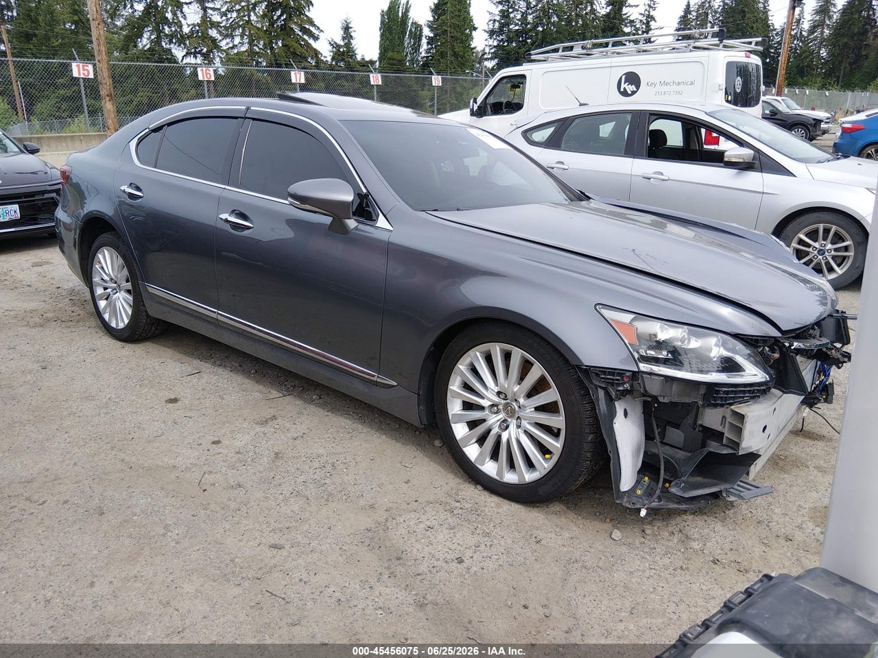 JTHCL5EFXF5****** · 2015 LEXUS LS 460