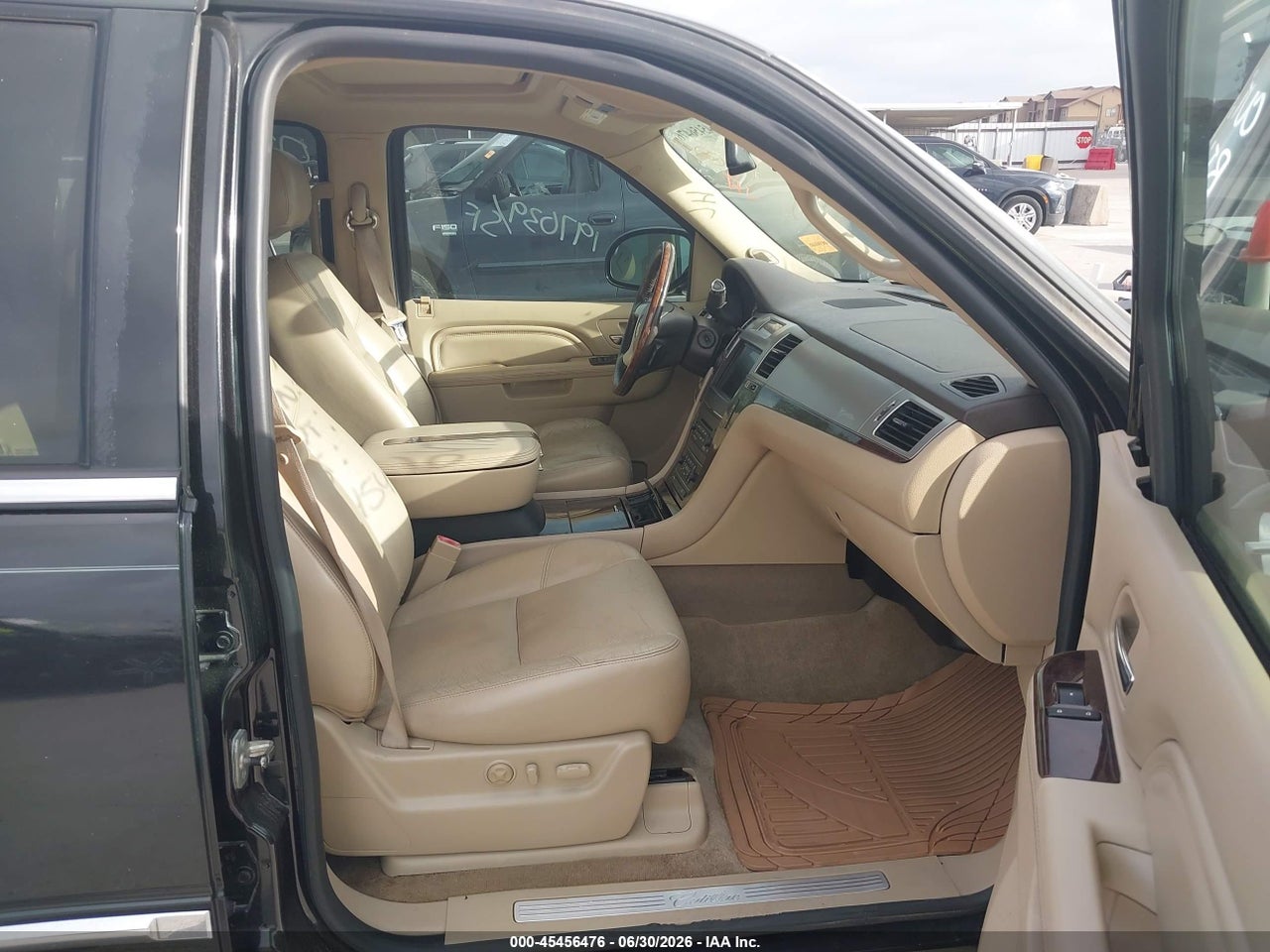 2011 CADILLAC ESCALADE PREMIUM · 5/11