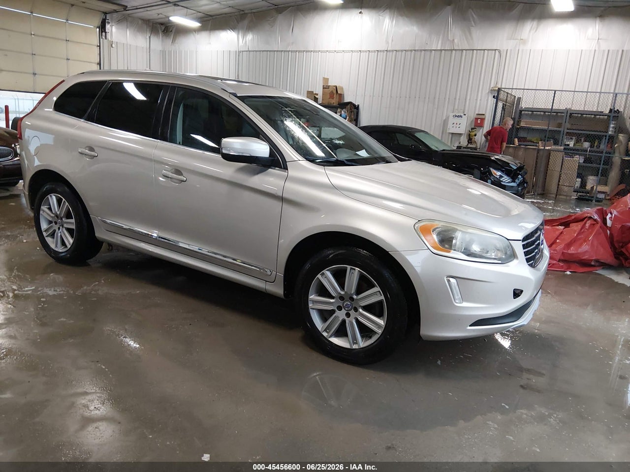 YV440MDU8H2****** · 2017 VOLVO XC60 T5 INSCRIPTION