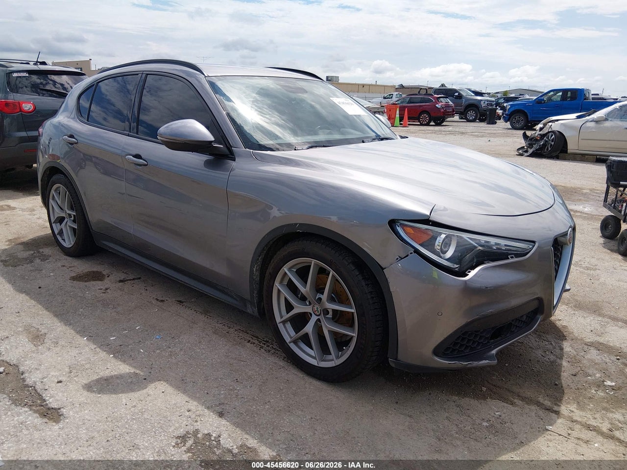ZASFAKNN2J7****** · 2018 ALFA ROMEO STELVIO TI SPORT AWD