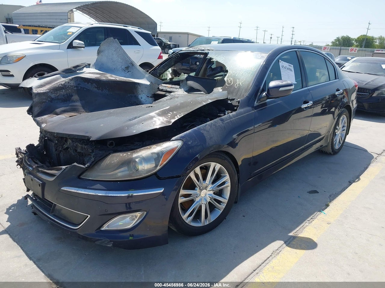 2013 HYUNDAI GENESIS 3.8 · 2/10