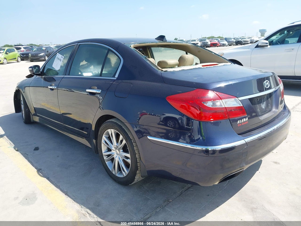 2013 HYUNDAI GENESIS 3.8 · 3/10