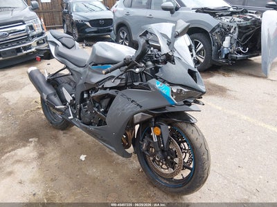 JKBZXJJ16SA****** · 2025 KAWASAKI ZX636 K