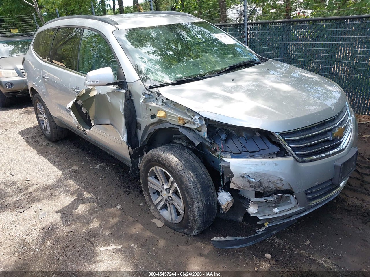 1GNKRHKDXFJ****** · 2015 CHEVROLET TRAVERSE LT