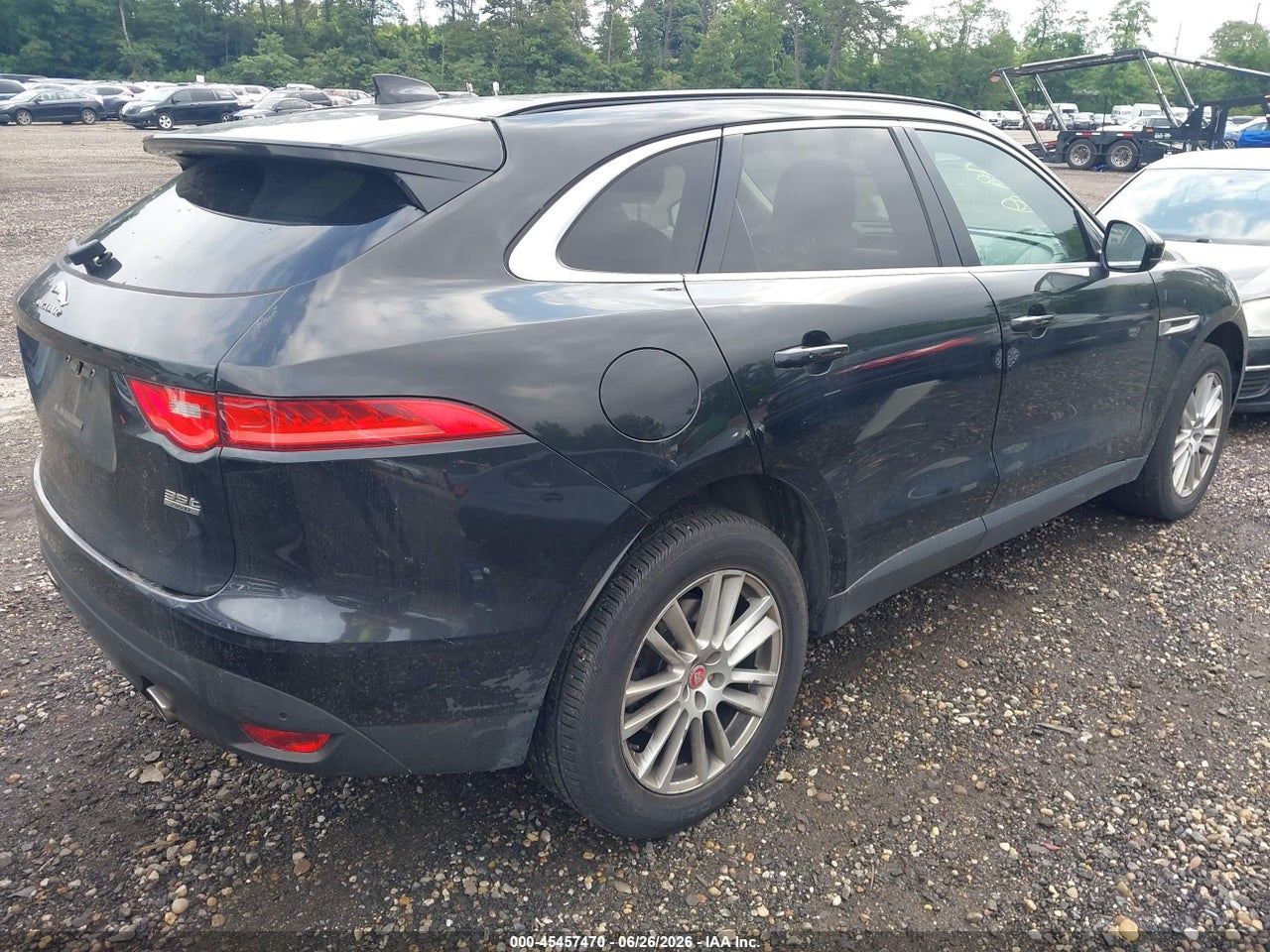 2017 JAGUAR F-PACE 35T PRESTIGE · 4/11