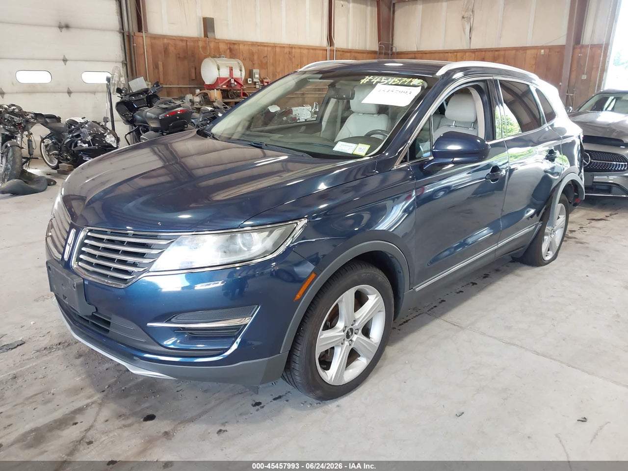 2017 LINCOLN MKC PREMIERE · 2/11