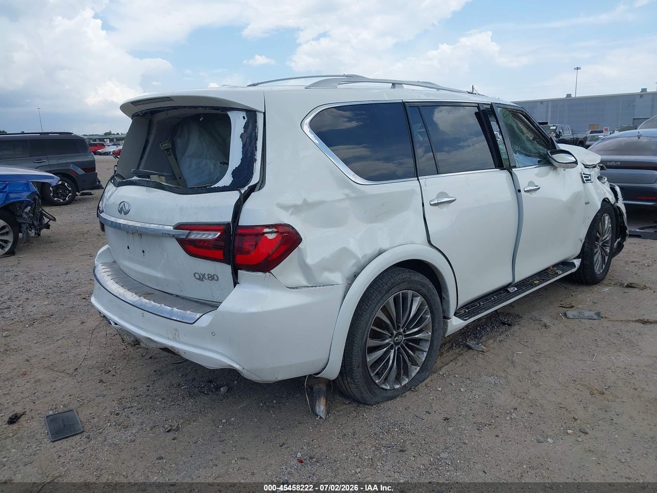 2019 INFINITI QX80 LUXE · 4/10