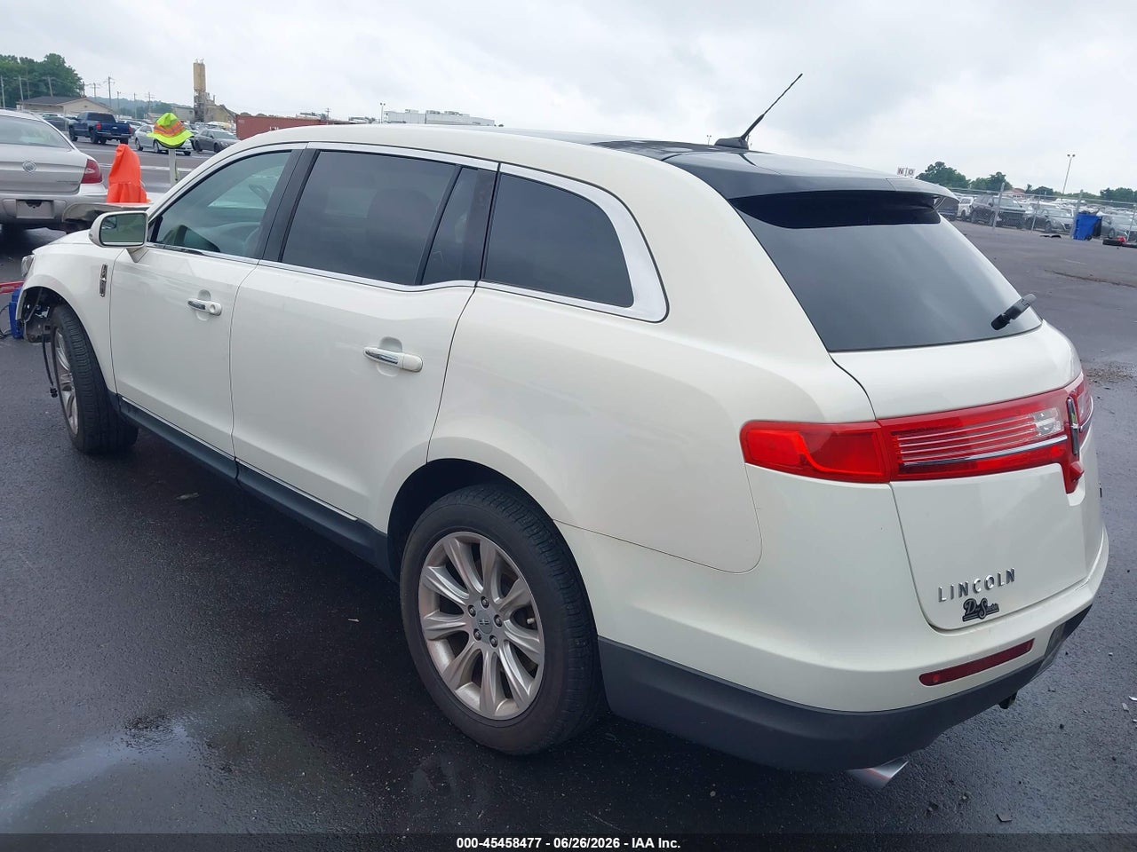 2014 LINCOLN MKT · 3/10