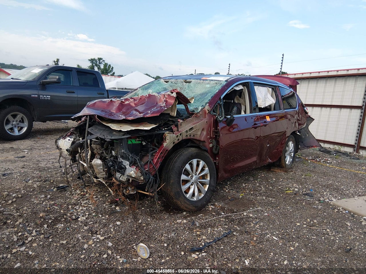 2019 CHRYSLER PACIFICA LX · 6/11