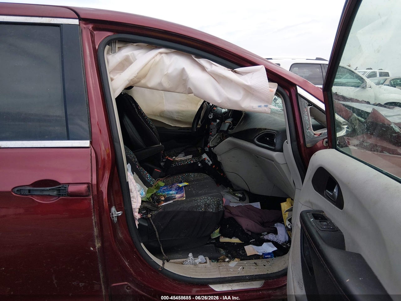 2019 CHRYSLER PACIFICA LX · 5/11