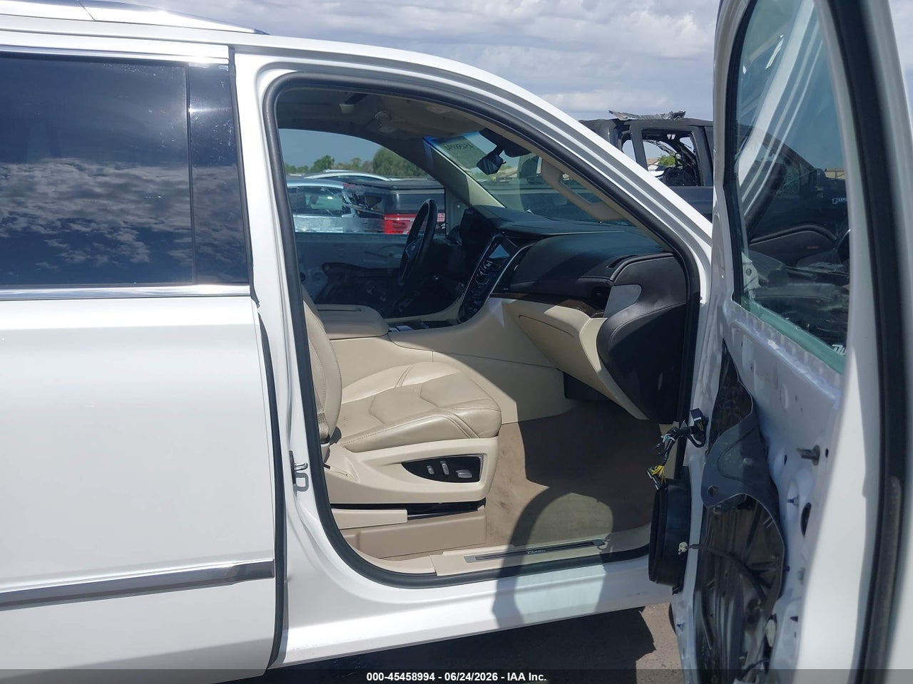 2018 CADILLAC ESCALADE LUXURY · 5/11