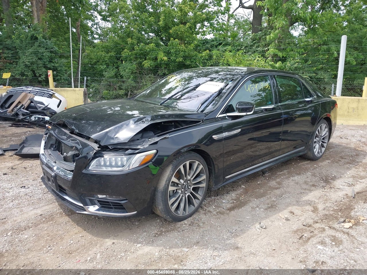 2017 LINCOLN CONTINENTAL RESERVE · 2/11