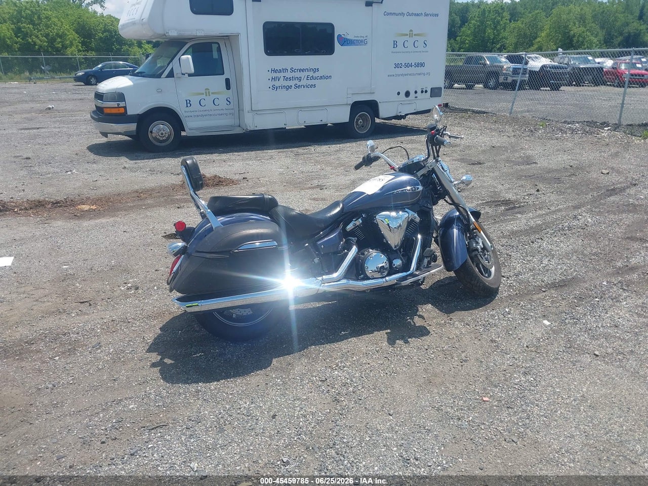 2015 YAMAHA XVS1300 CT/CTB · 4/11