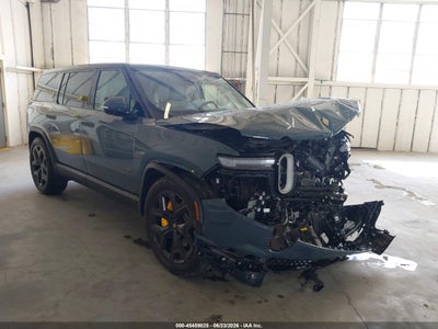 7PDSGCBP9SN****** · 2025 RIVIAN R1S