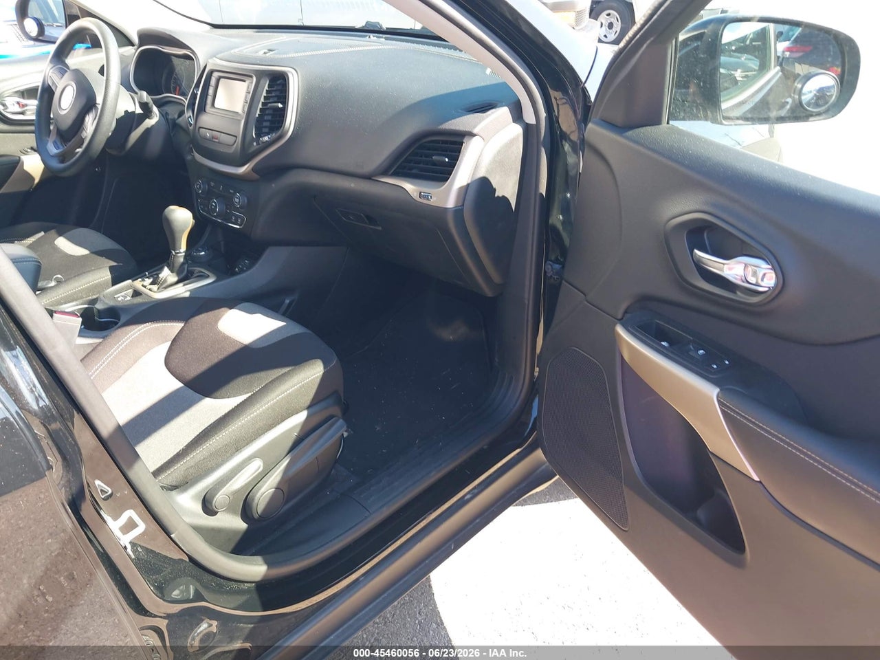 2018 JEEP CHEROKEE LATITUDE 4X4 · 5/11
