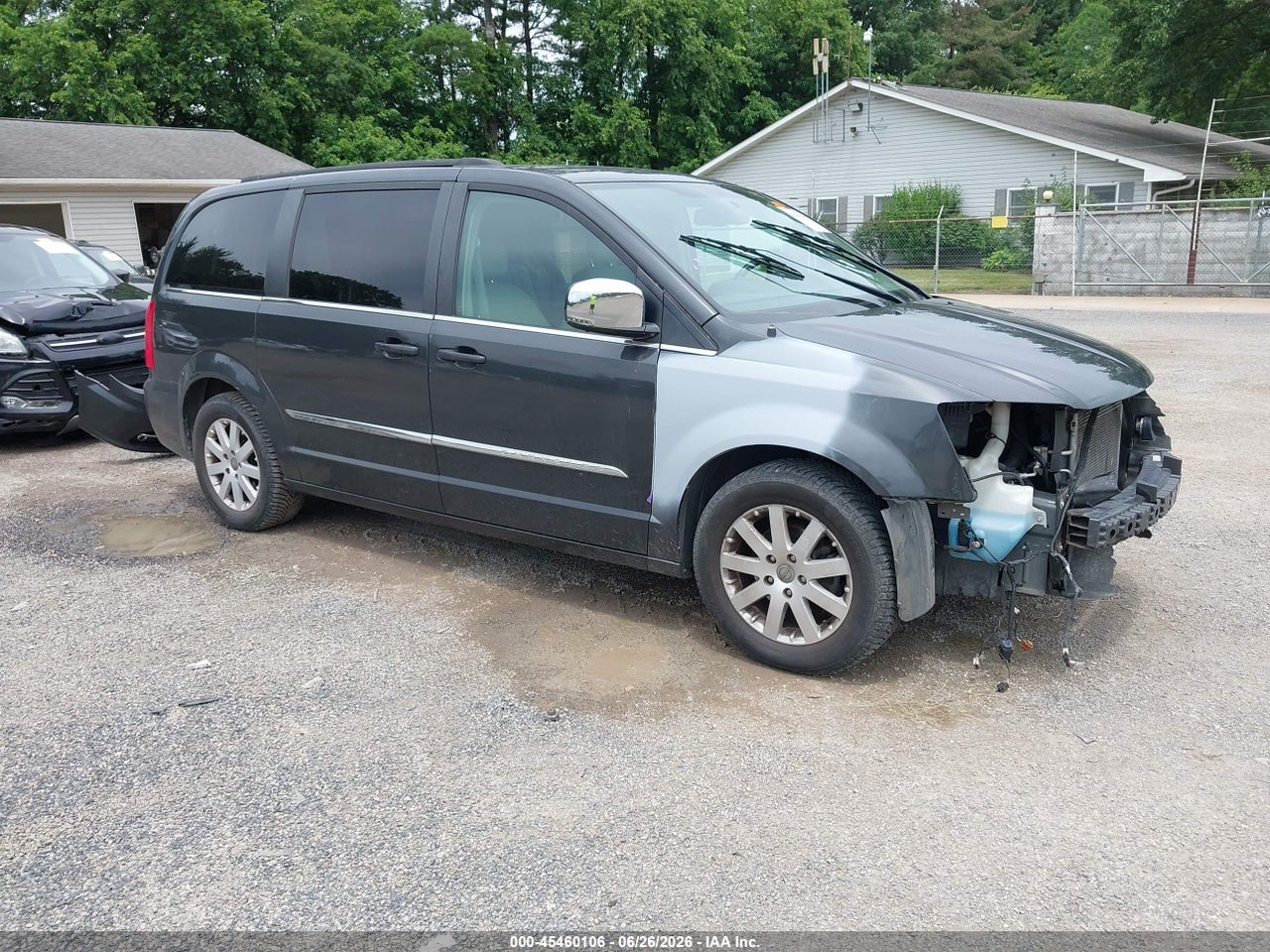 2A4RR8DG2BR****** · 2011 CHRYSLER TOWN &amp; COUNTRY TOURING-L