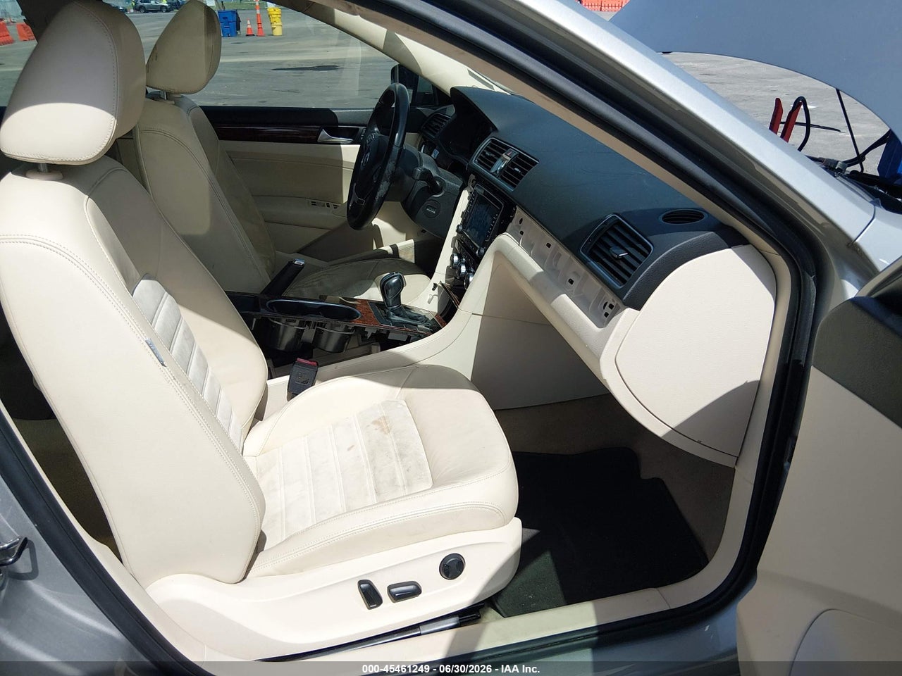 2013 VOLKSWAGEN PASSAT 2.0L TDI SEL PREMIUM · 5/11