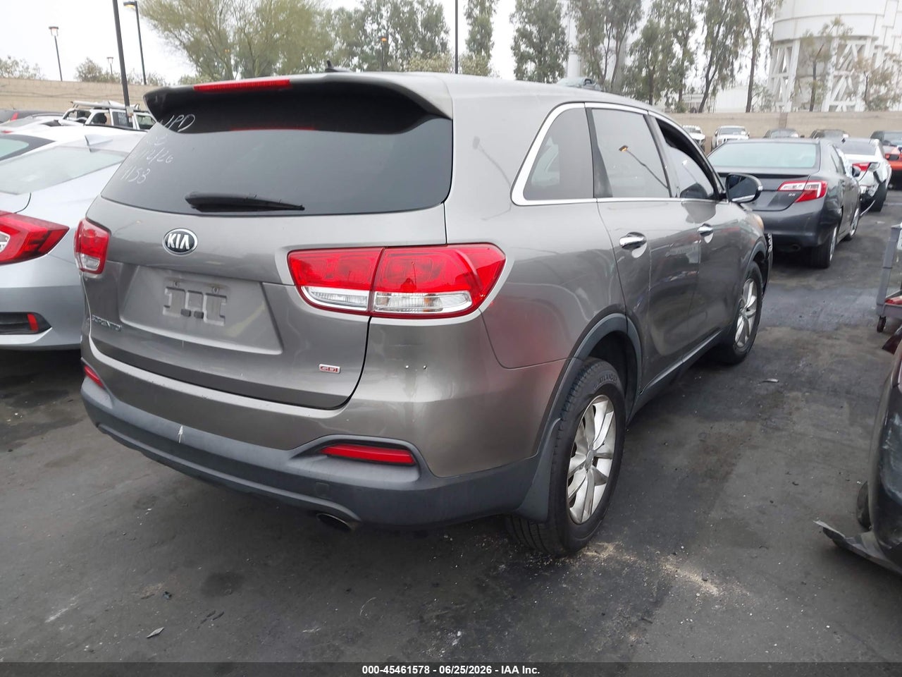 2016 KIA SORENTO 2.4L L · 4/11