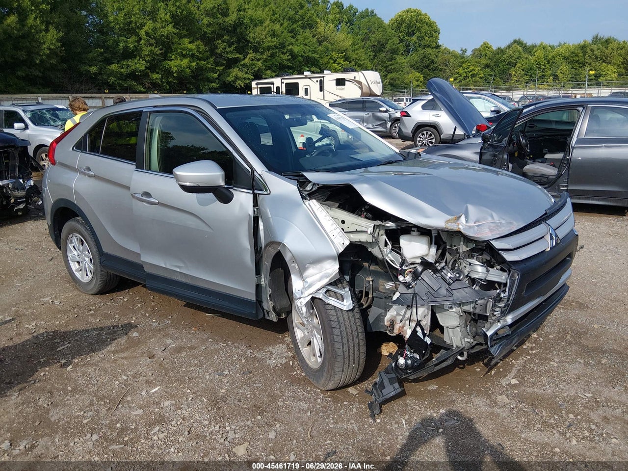 JA4AT3AA0KZ****** · 2019 MITSUBISHI ECLIPSE CROSS ES